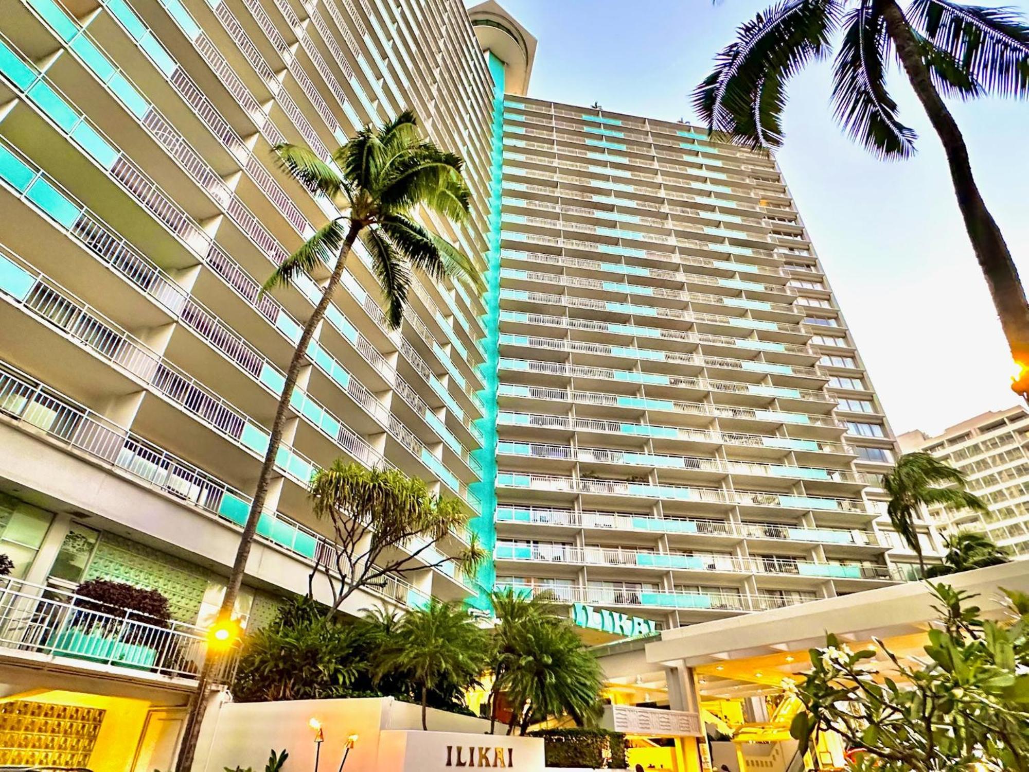 Waikiki Beach Experience! Luxury Oceanview Suite! Гонолулу Экстерьер фото
