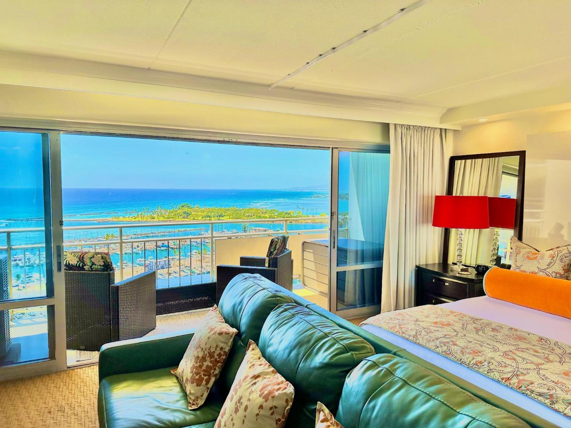 Waikiki Beach Experience! Luxury Oceanview Suite! Гонолулу Экстерьер фото