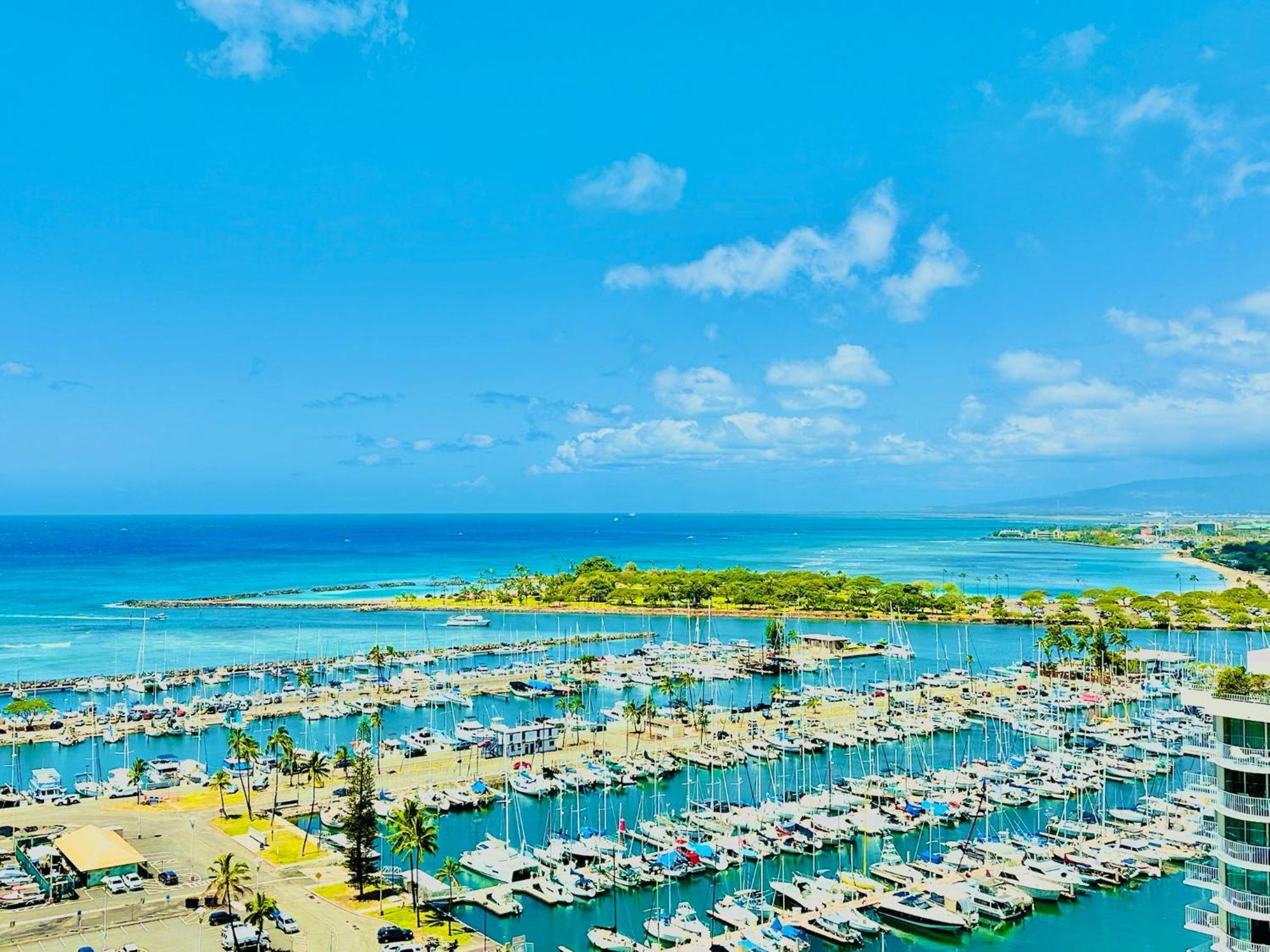 Waikiki Beach Experience! Luxury Oceanview Suite! Гонолулу Экстерьер фото