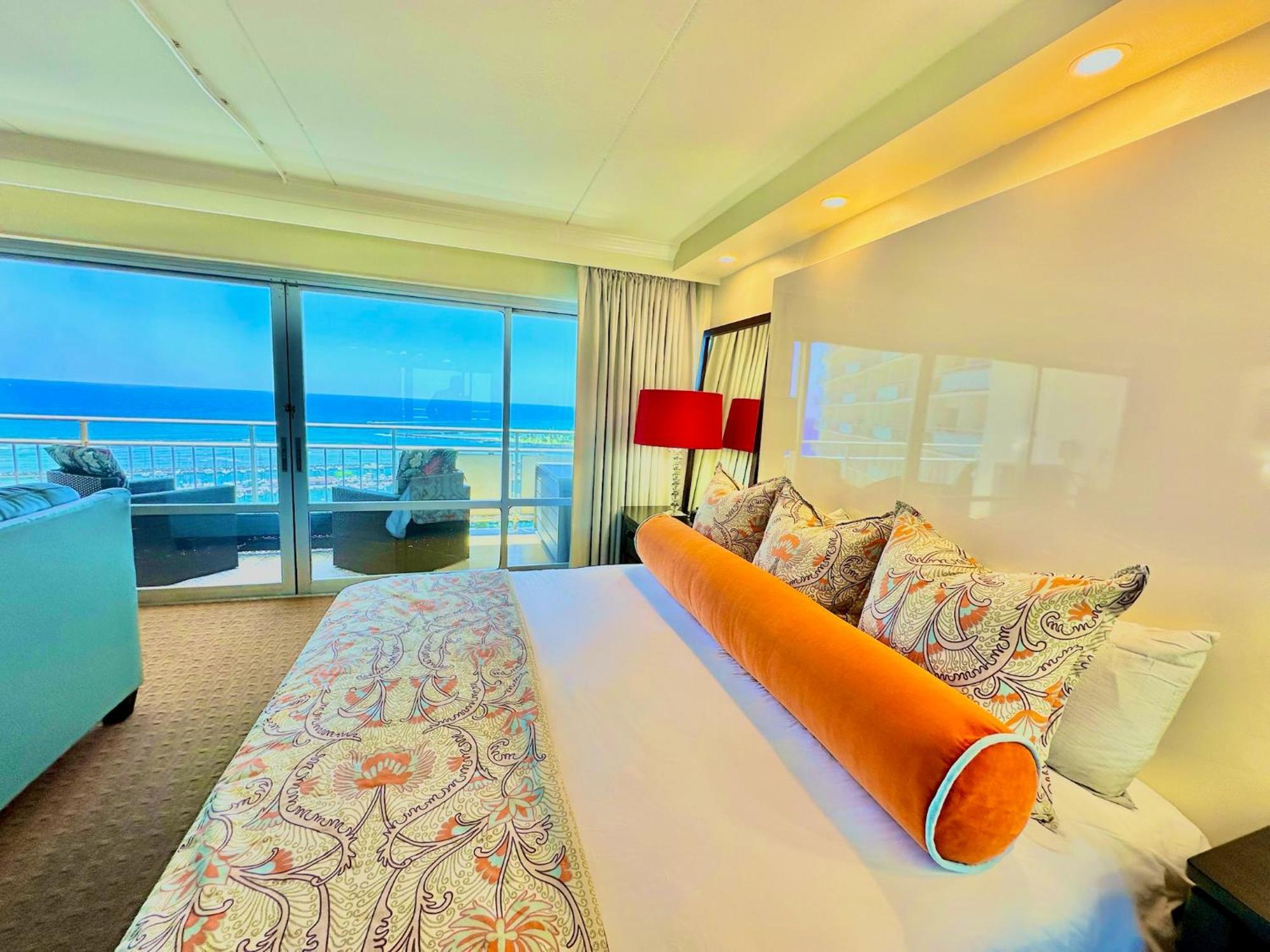 Waikiki Beach Experience! Luxury Oceanview Suite! Гонолулу Экстерьер фото