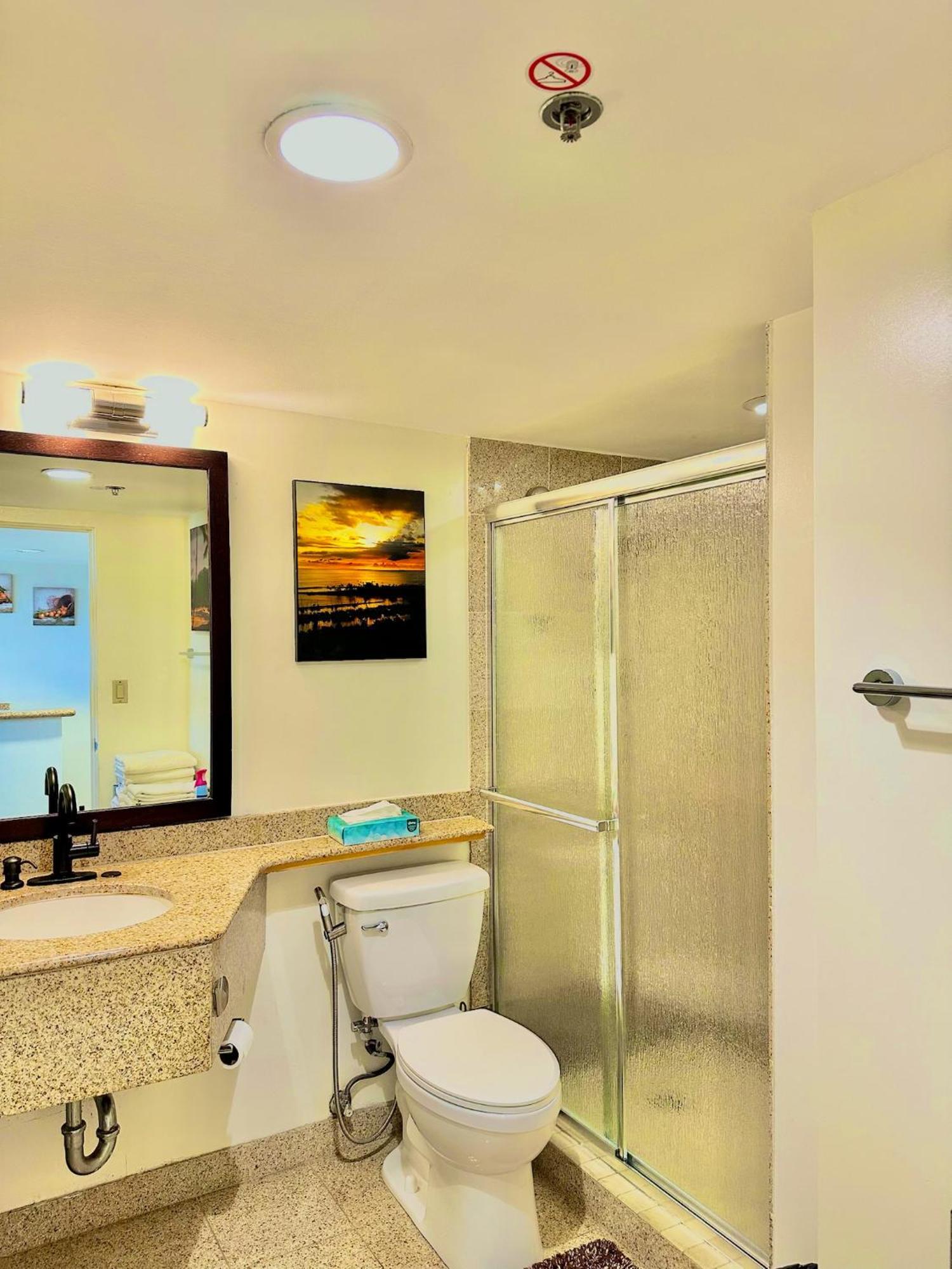 Waikiki Beach Experience! Luxury Oceanview Suite! Гонолулу Экстерьер фото