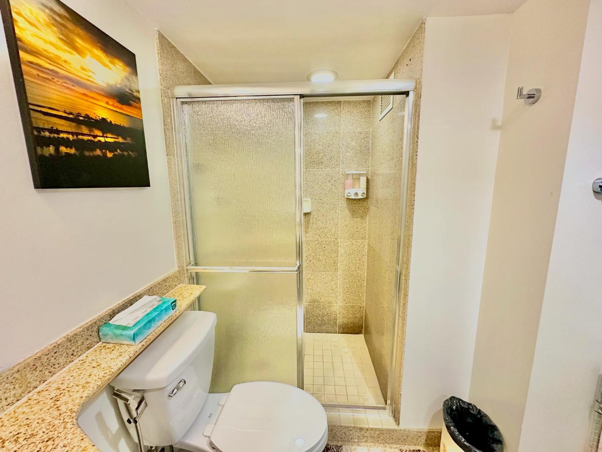 Waikiki Beach Experience! Luxury Oceanview Suite! Гонолулу Экстерьер фото